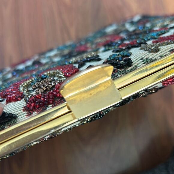 Stunning vintage tapestry beaded handbag loose site handle made in Hong Kong - Picture 3 of 10